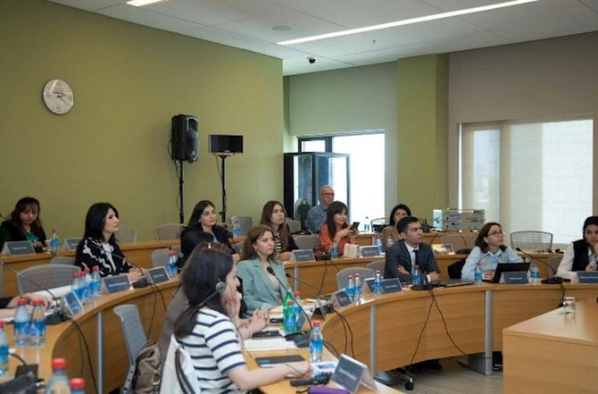“Media savadlılığı və dezinformasiya ilə mübarizə” mövzusunda TƏLİM — FOTOLAR