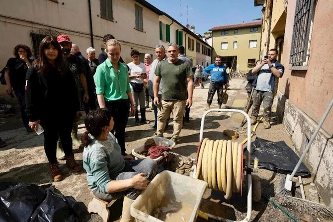 Baş nazir daşqın zonasına səfər etdi — FOTO