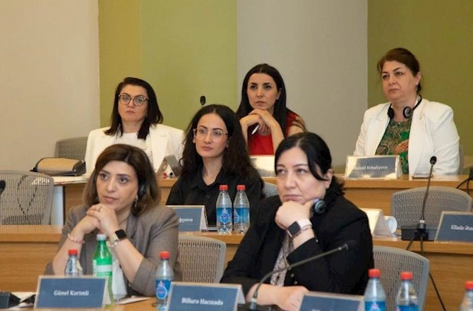 “Media savadlılığı və dezinformasiya ilə mübarizə” mövzusunda TƏLİM — FOTOLAR