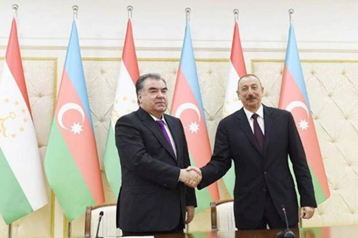 Tacikistan Prezidenti İlham Əliyevi təbrik etdi