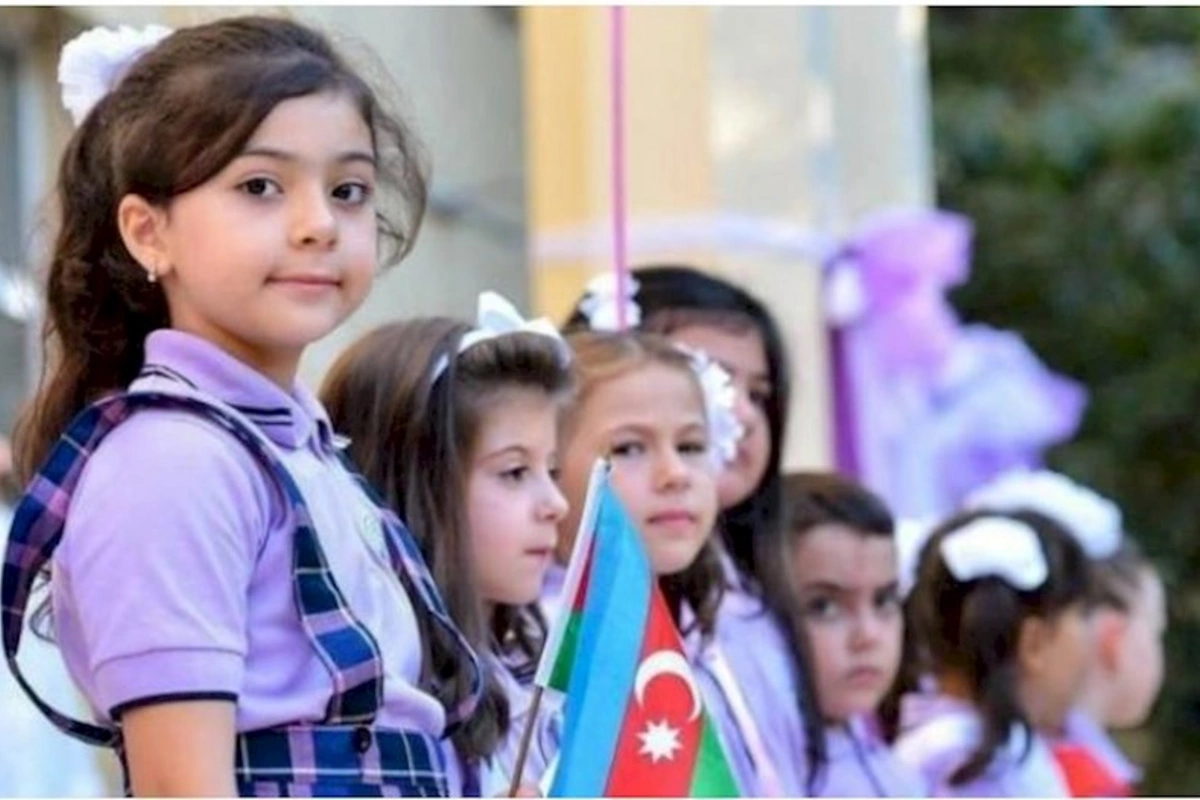 “Dərslər səhər saat 7-də başlasın” — “Nazirlik hökumətə müraciət etməlidir”