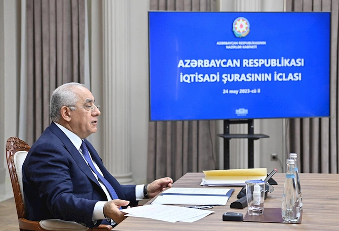 İqtisadi Şurada sosial-iqtisadi artım proqnozları müzakirə edilib