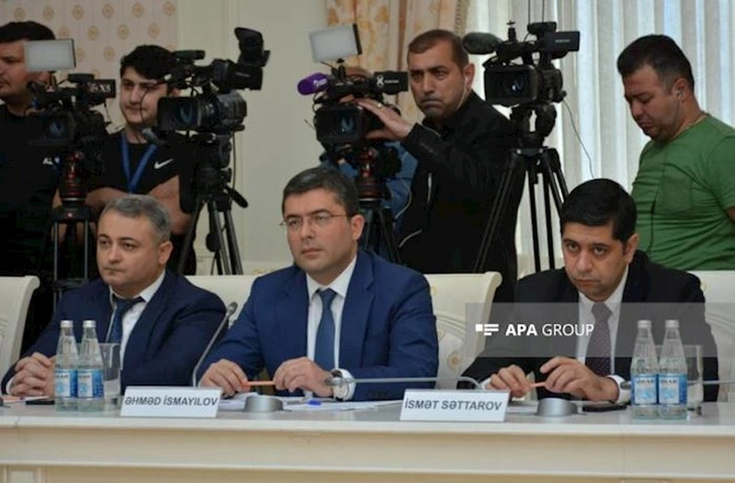 Ali Məhkəmədə media nümayəndələri ilə görüş keçirilib — FOTOLAR Ali Məhkəmədə media nümayəndələri ilə görüş keçirilib — FOTOLAR