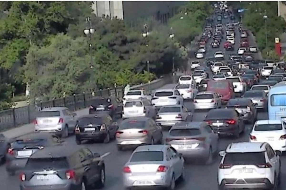 Hazırda tıxac olan yollar — SİYAHI