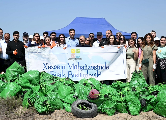 Sahil zolağı tullantılardan təmizlənib — FOTOLAR