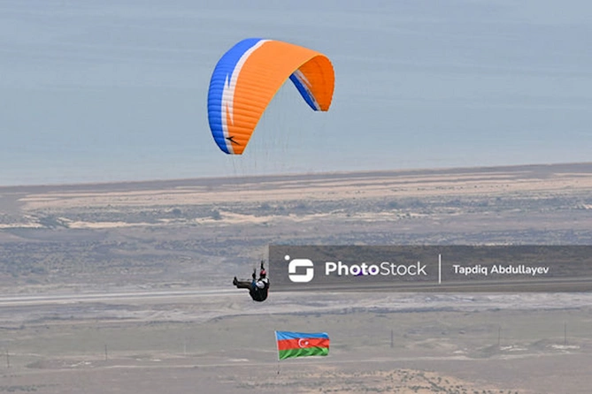 Beşbarmaq səmasında üç rəng: “Üzən qartal”la 500 metr yüksəklikdə — REPORTAJ + FOTO