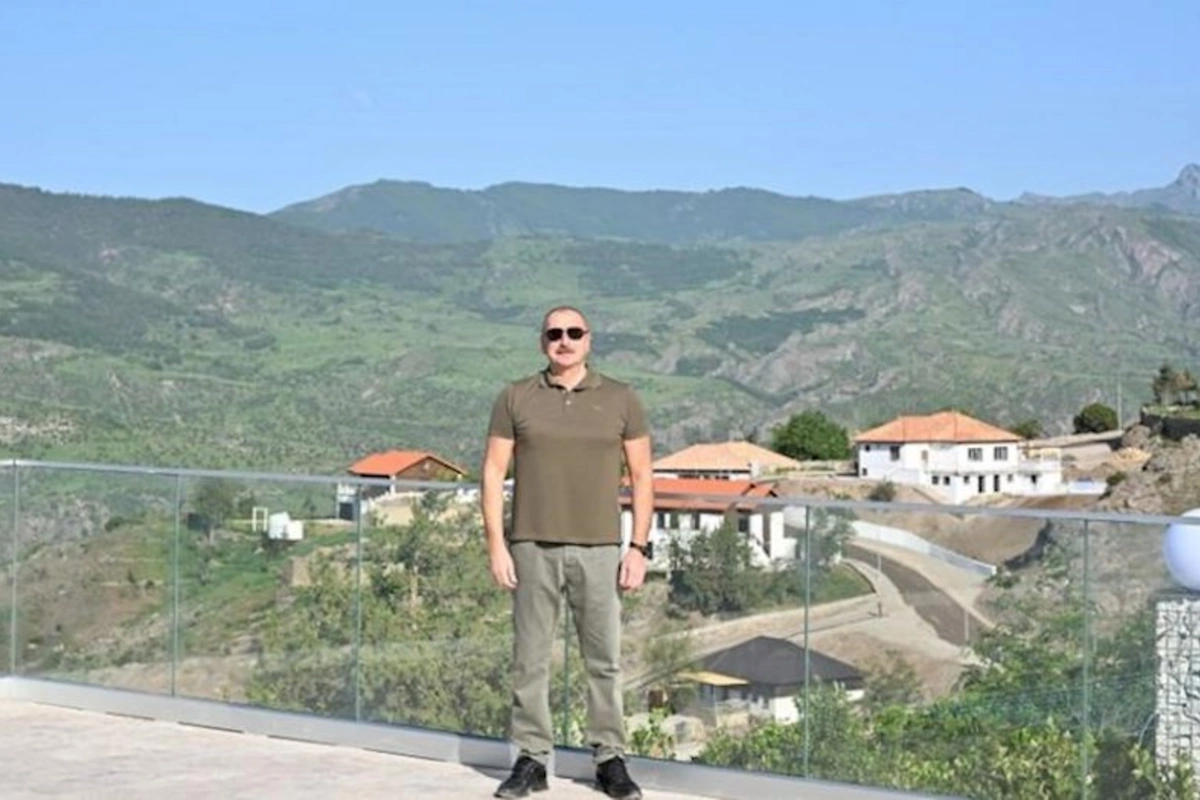 Laçın şəhərində Xosrov bəy Sultanov və Zəngəzur küçələrinin kəsişməsində lövhələrin açılışı olub