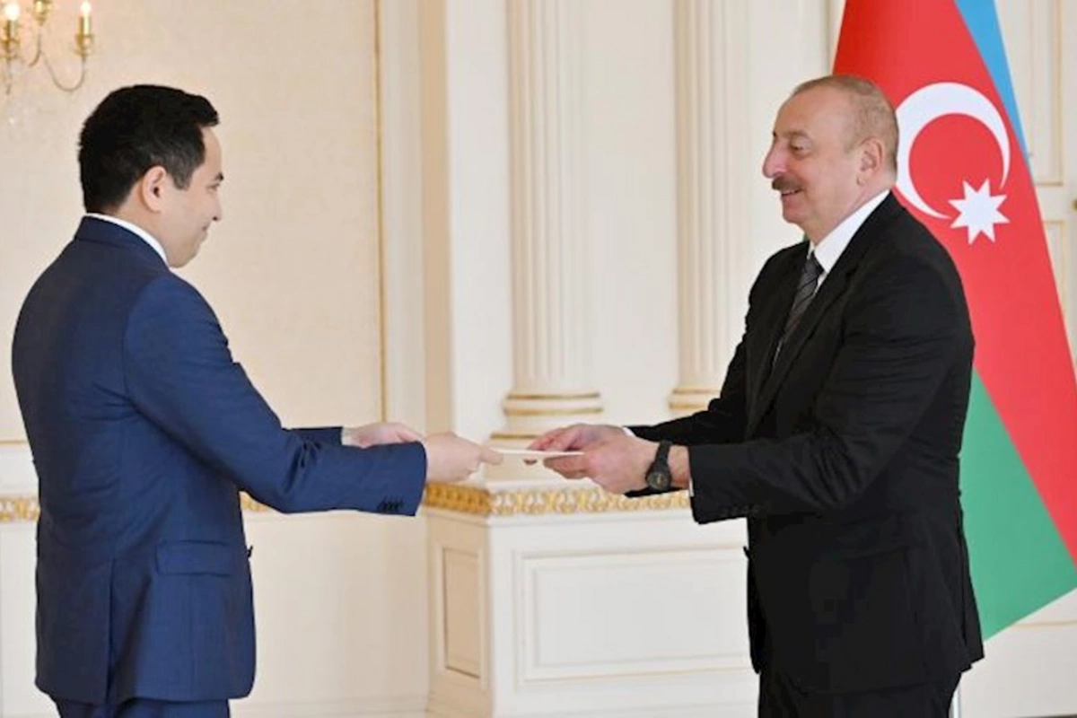 Prezident Qazaxıstanın yeni səfirinin etimadnaməsini qəbul etdi
