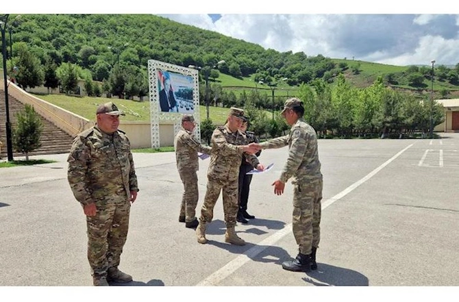 Hərbi vəzifəlilərin təlim toplanışı başa çatdı — VİDEO/FOTO