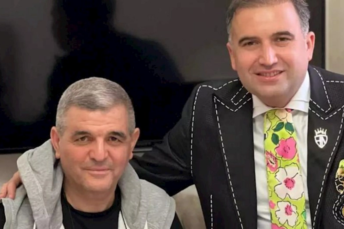Hacı Nuran Fazil Mustafanın evində — FOTO
