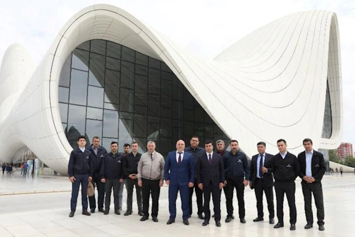 SOCAR “Azəriqaz” İB-nin rəhbər şəxslərinin Heydər Əliyev Mərkəzinə ekskursiyası təşkil olunub — FOTO