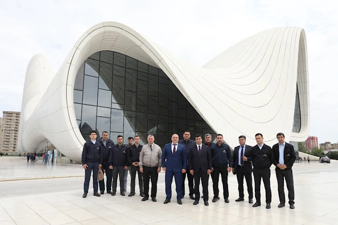 SOCAR “Azəriqaz” İB-nin rəhbər şəxslərinin Heydər Əliyev Mərkəzinə ekskursiyası təşkil olunub — FOTO