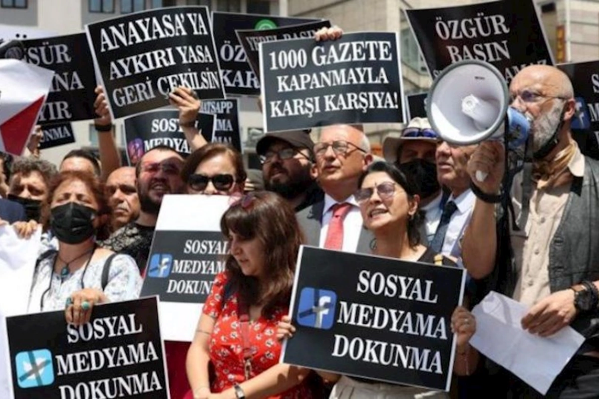 Sərhədsiz Reportyorlar Təşkilatı: Türkiyədə seçkiöncəsi jurnalistlərə qarşı təzyiqlər artıb