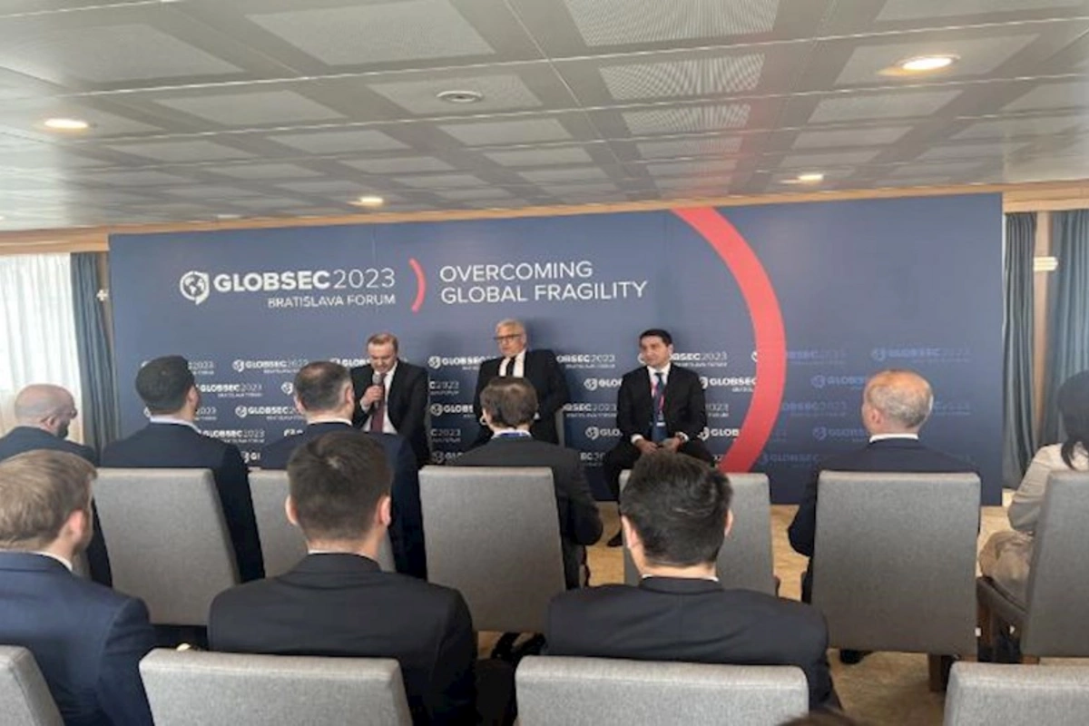 Ermənistan hələ də Qarabağ bölgəsinə silah göndərir — Hikmət Hacıyev