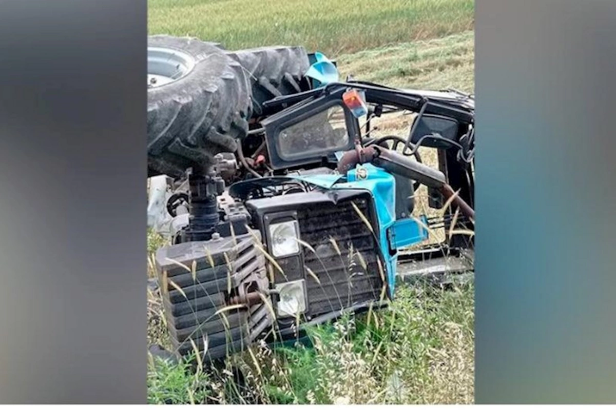 Cəlilabadda əkin sahəsində traktor aşıb, xəsarət alan var