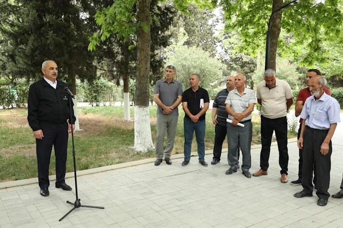 Səyyar qəbul otağı Şabran sahibkarları ilə yanaşı, sakinlərin də ixtiyarında oldu Səyyar qəbul otağı Şabran sahibkarları ilə yanaşı, sakinlərin də ixtiyarında oldu