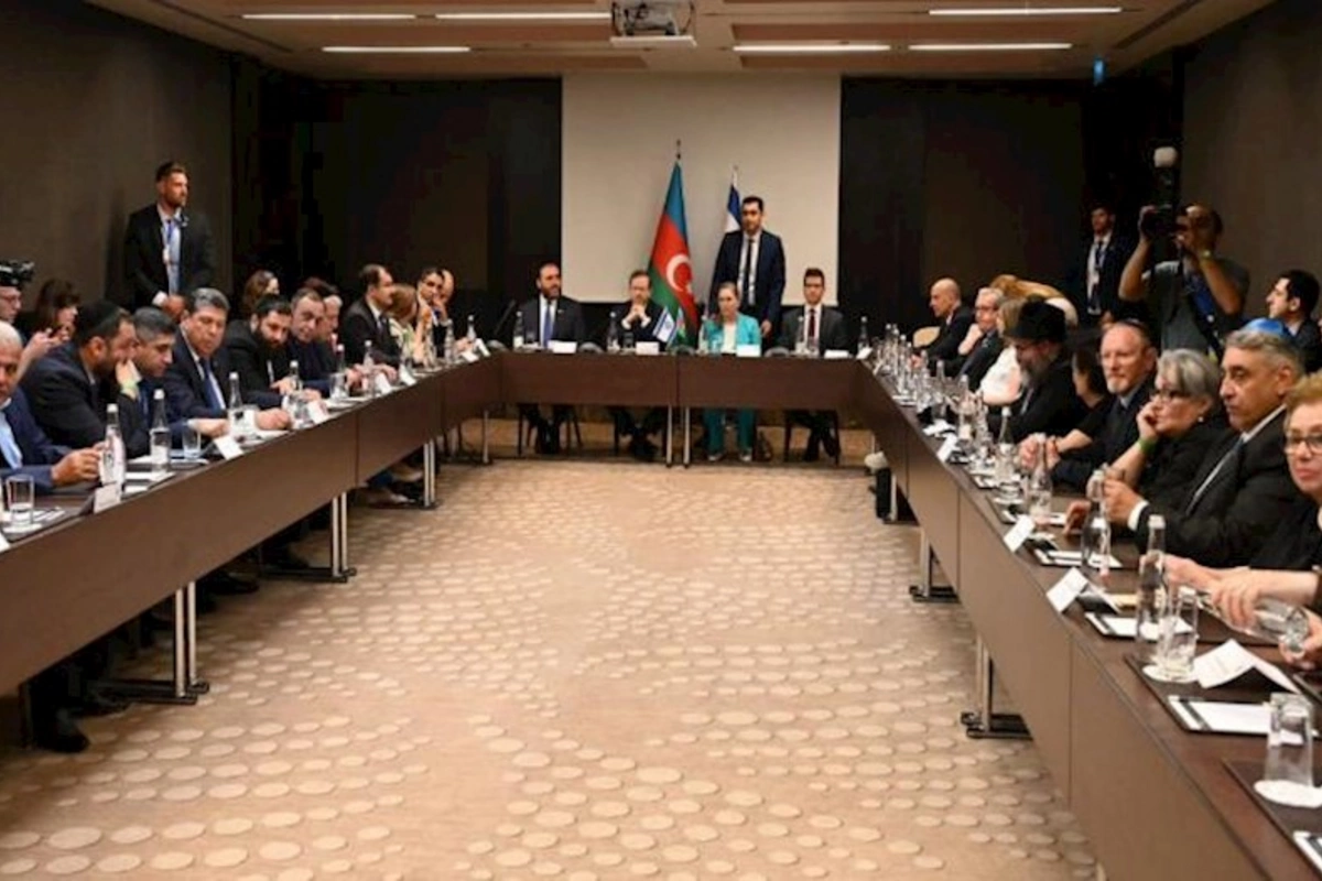 İsrail Prezidenti yəhudi icması ilə görüşüb — FOTO