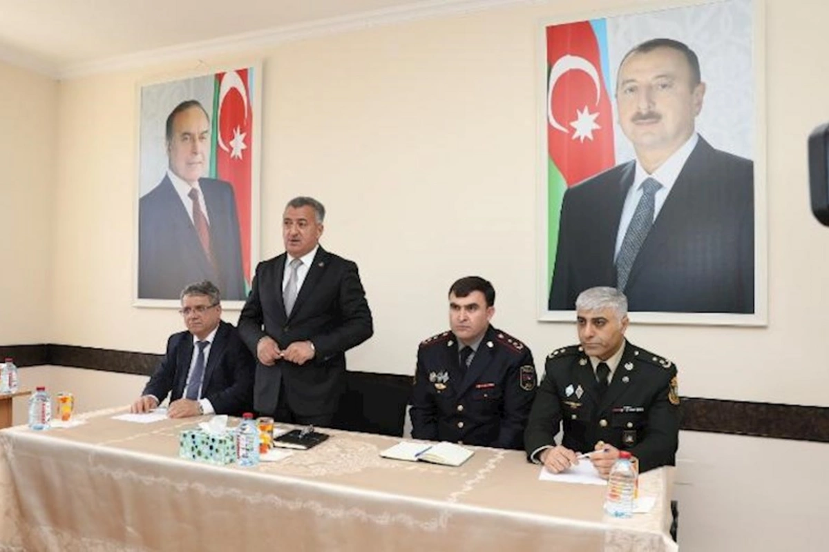 Abşeronun icra başçısı vətəndaşları qəbul etdi — FOTOLAR
