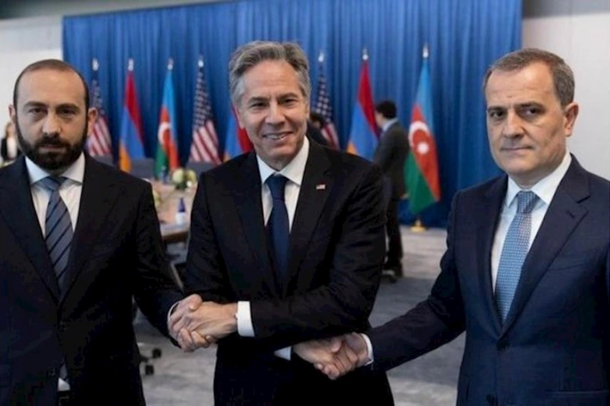 Blinkenin iştirakı ilə Azərbaycan və Ermənistan XİN rəhbərlərinin görüşü keçirilib