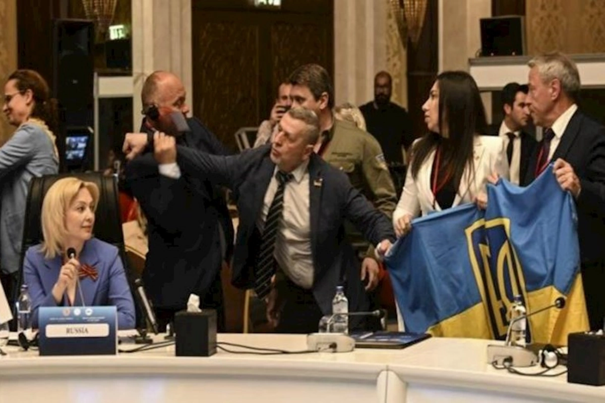 Türkiyədə Ukrayna və Rusiya nümayəndə heyətləri arasında dava düşüb