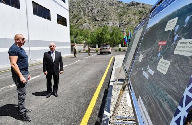 İlham Əliyev “Sarıqışlaq” SES-də tikinti işlərinin gedişi ilə tanış olub — FOTOLAR İlham Əliyev “Sarıqışlaq” SES-də tikinti işlərinin gedişi ilə tanış olub — FOTOLAR