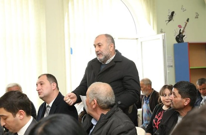 Abşeronun icra başçısı vətəndaşları qəbul etdi — FOTOLAR Abşeronun icra başçısı vətəndaşları qəbul etdi — FOTOLAR