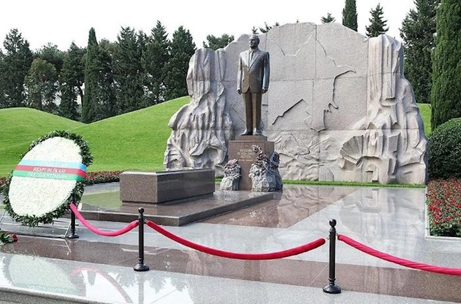 AHİK tərəfindən Ulu Öndər Heydər Əliyevin 100 illiyi münasibətilə tədbir keçirilib — FOTOLAR
