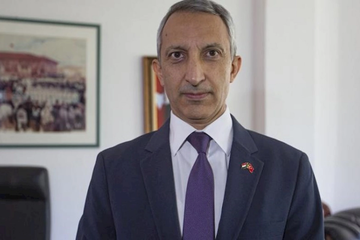 Türkiyənin Sudandakı səfirinə hücum oldu, avtomobili atəşə tutuldu