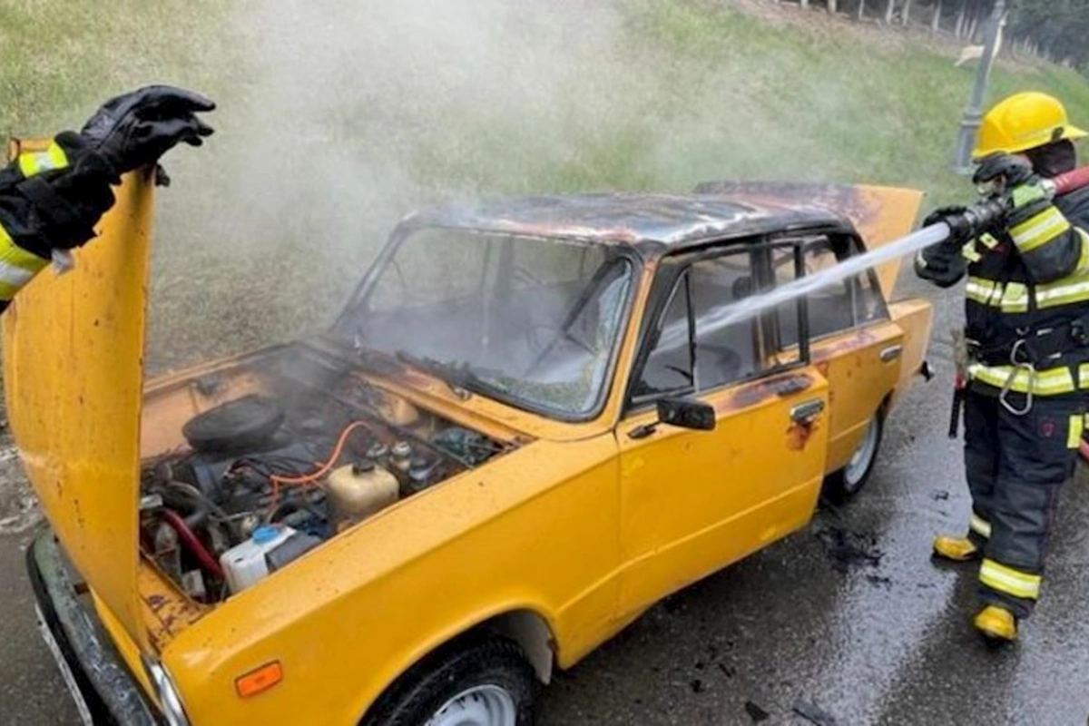 Tovuzda VAZ yanıb