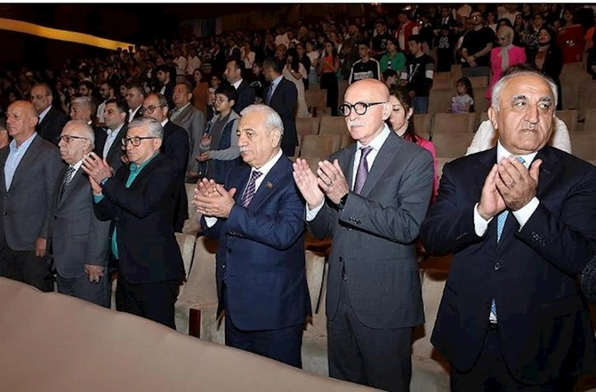 Ulu Öndər Heydər Əliyevin 100 illiyinə həsr olunan müsabiqə-festivalın yekun konserti keçirilib — FOTOLAR