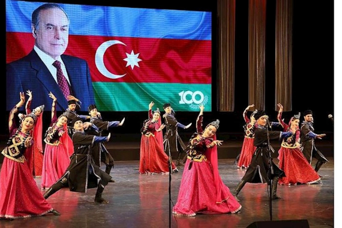 Ulu Öndər Heydər Əliyevin 100 illiyinə həsr olunan müsabiqə-festivalın yekun konserti keçirilib — FOTOLAR