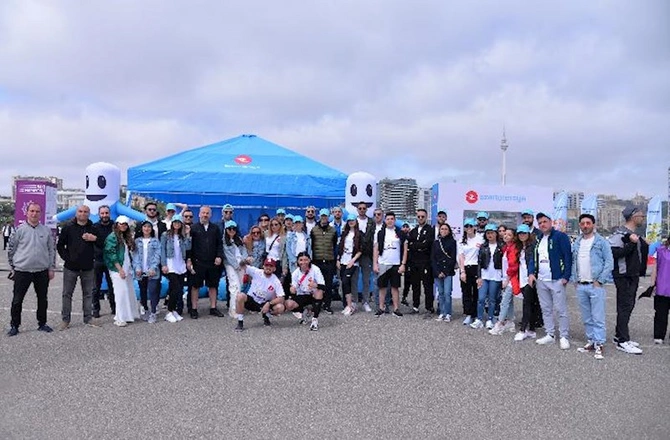 “Azərlotereya” növbəti dəfə “Bakı Marafonu”nda tərəfdaş oldu — FOTOLAR