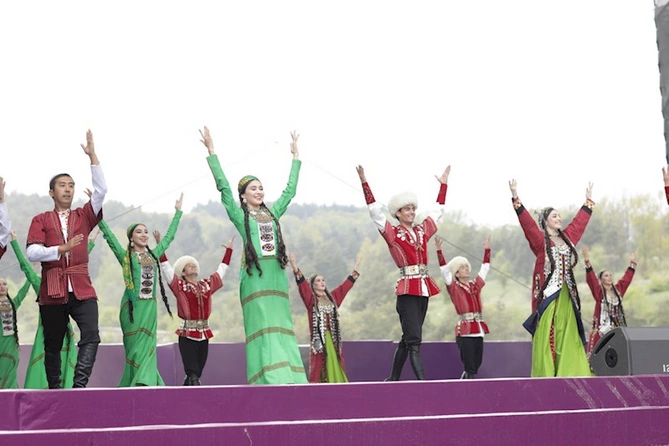 Cıdır düzündə “Xarıbülbül” festivalının açılış konserti olub — FOTOLAR