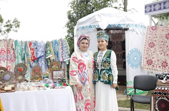 “Xarıbülbül” festivalı başladı — FOTOLAR