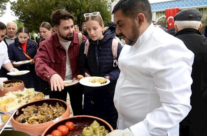 “Xarıbülbül” festivalı başladı — FOTOLAR