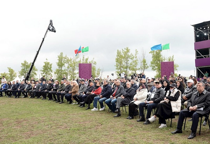 Cıdır düzündə “Xarıbülbül” festivalının açılış konserti olub — FOTOLAR