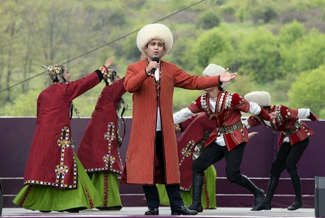Cıdır düzündə “Xarıbülbül” festivalının açılış konserti olub — FOTOLAR