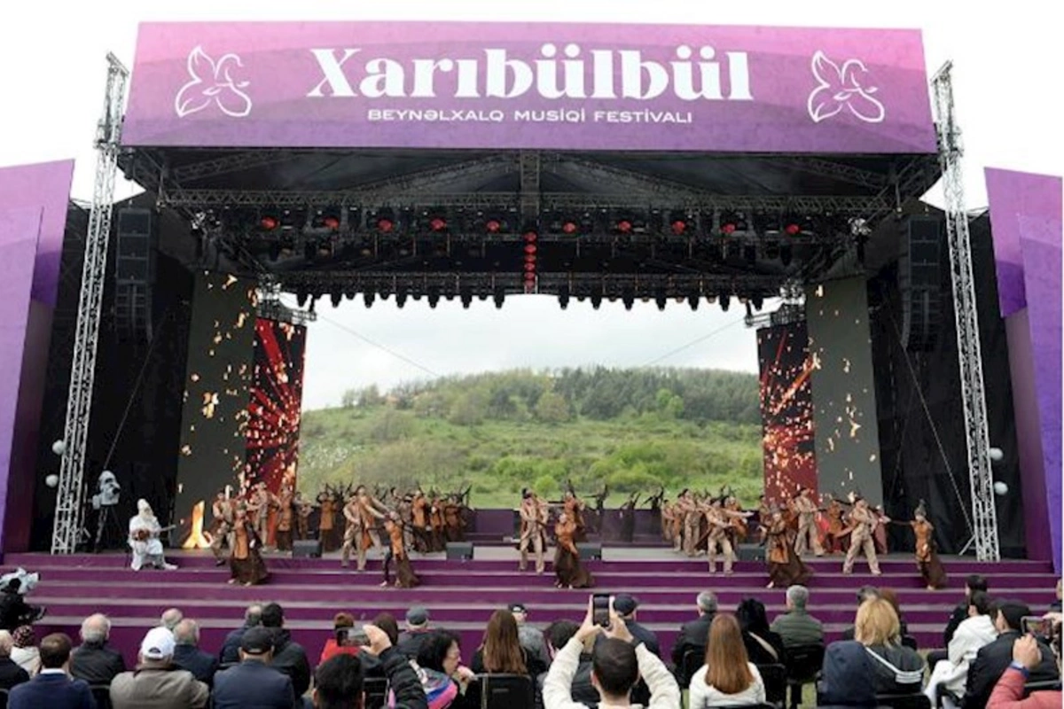 Cıdır düzündə “Xarıbülbül” festivalının açılış konserti olub — FOTOLAR