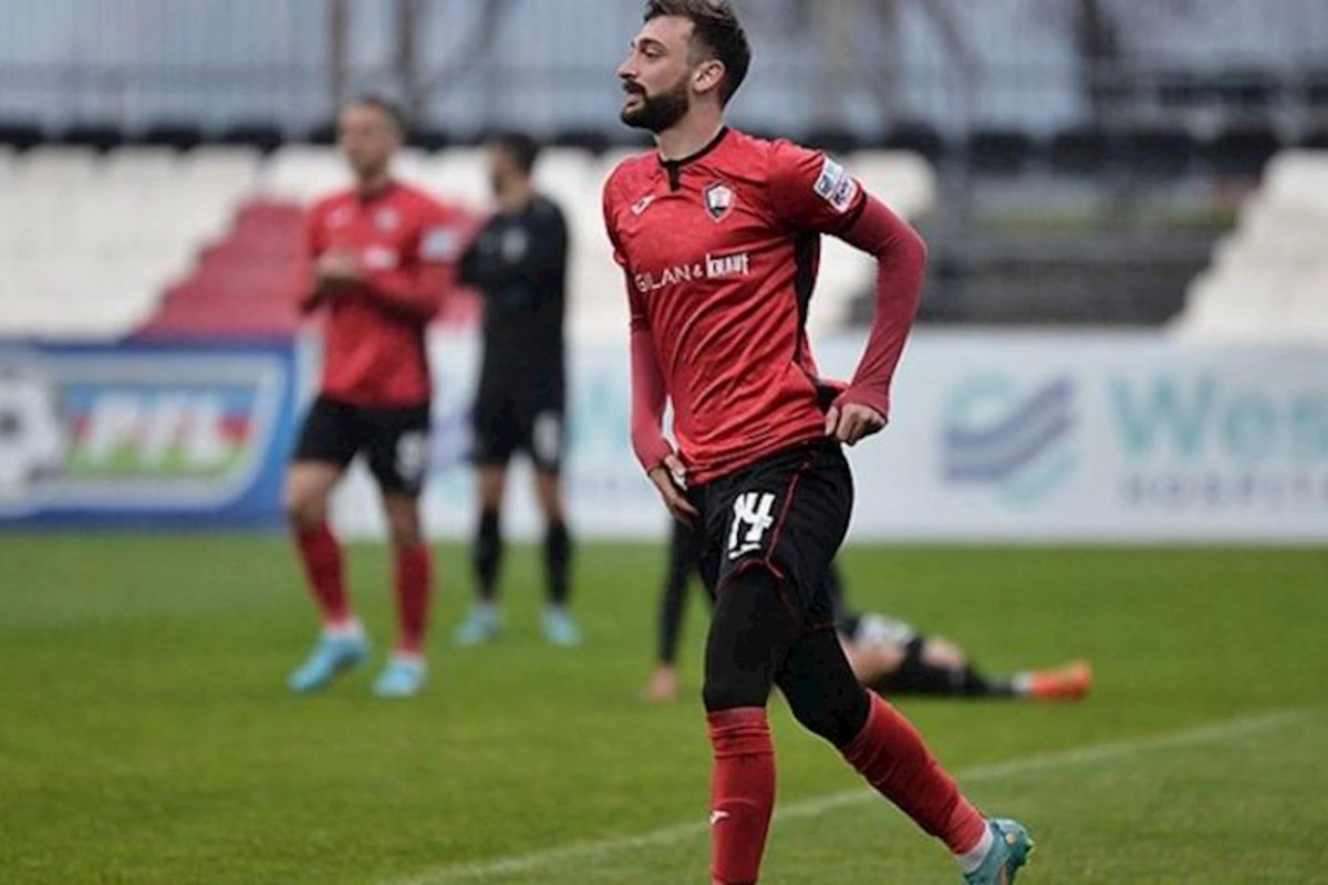Qəbələ daha bir futbolçusu ilə müqaviləni uzadır