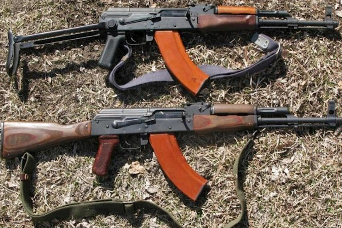 Gəncədə torpağa basdırılan silah-sursat aşkarlanıb