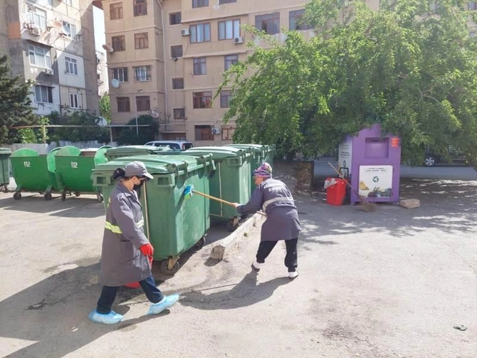 Bu gün Bakının 545 küçəsi yuyulub — FOTO Bu gün Bakının 545 küçəsi yuyulub — FOTO