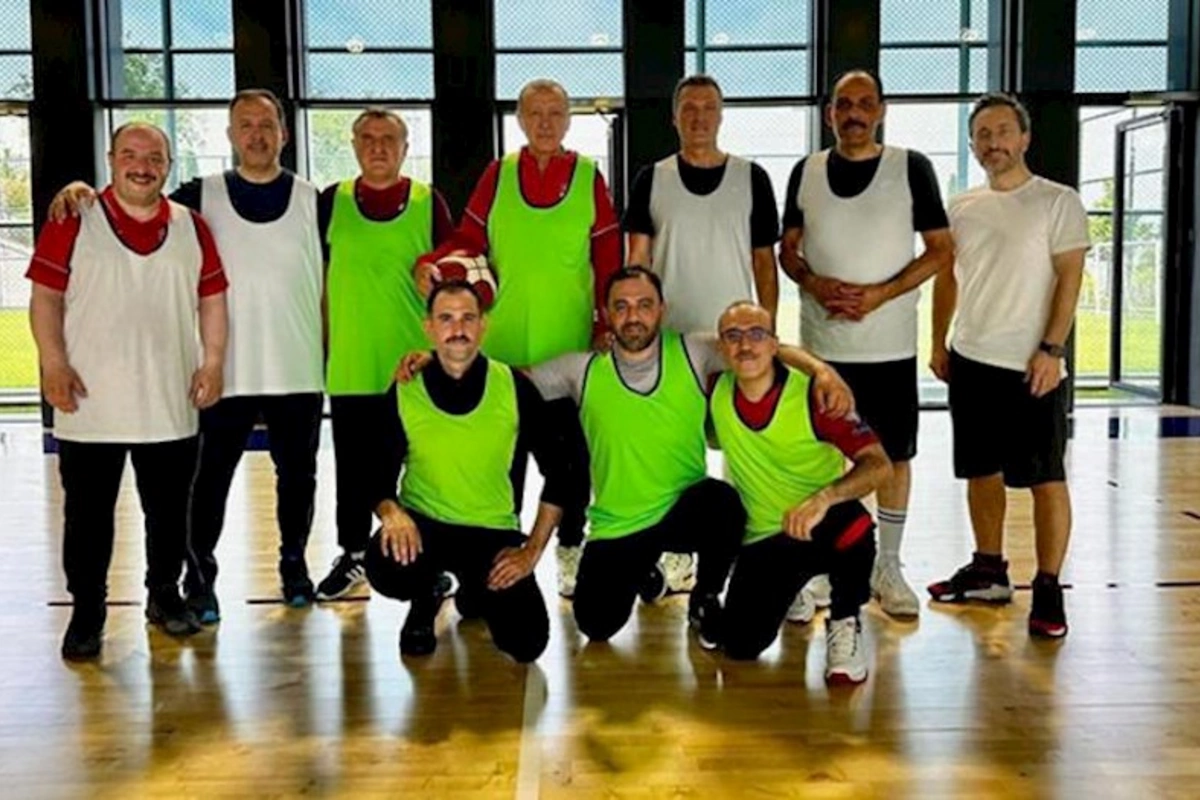 Ərdoğan yeni nazirlərlə basketbol oynadı