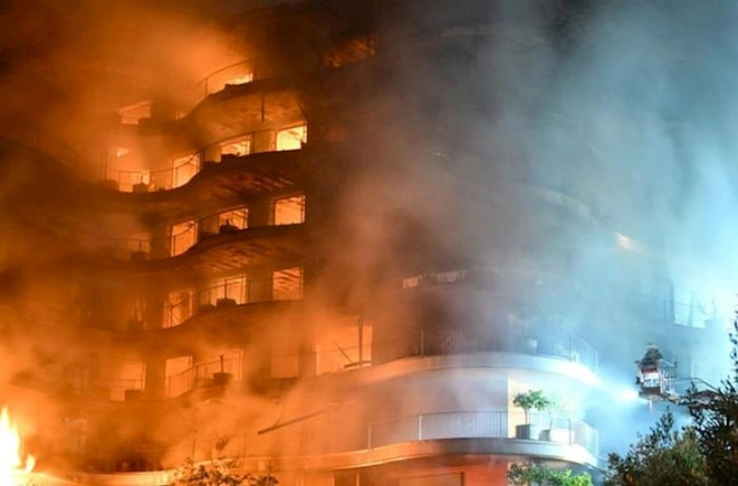 Məhşur müğənni üsyan etdi: 5 qəpiyim də yoxdur