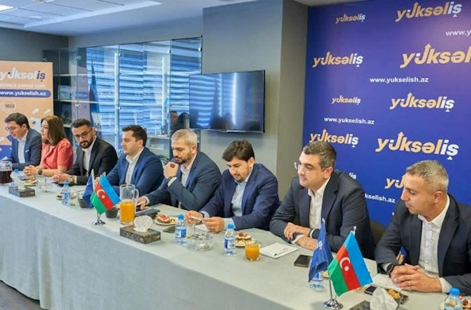 Hikmət Hacıyev ikinci “Yüksəliş” müsabiqəsinin qalibləri ilə görüşdü — FOTOLAR Hikmət Hacıyev ikinci “Yüksəliş” müsabiqəsinin qalibləri ilə görüşdü — FOTOLAR
