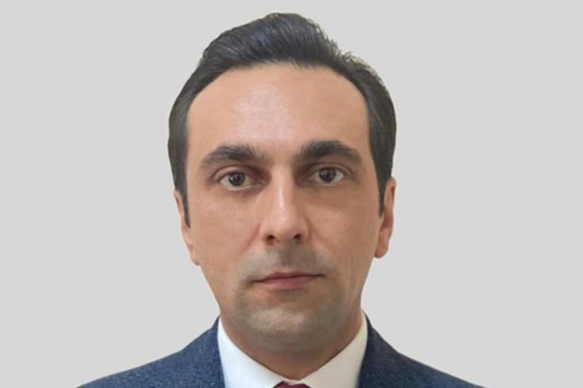 Yüksəkvəzifəli məmur qəfil vəfat etdi