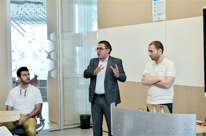 “Rəqəmsal mediada “storytelling” və müasir publisistika” mövzusunda təlimlərə başlanılıb — FOTOLAR