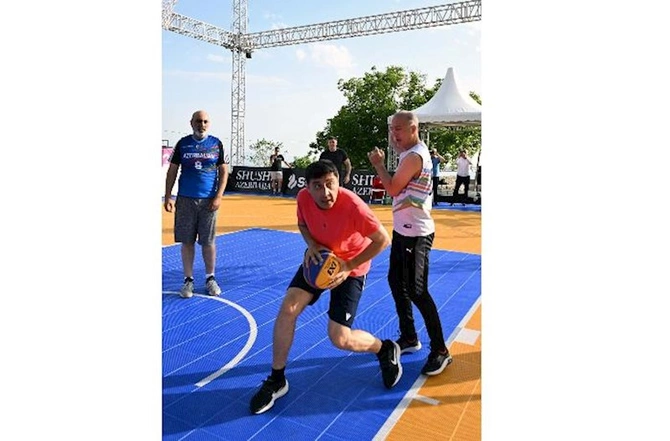 Nazirlər Şuşada basketbol oynadı — FOTOLAR Nazirlər Şuşada basketbol oynadı — FOTOLAR