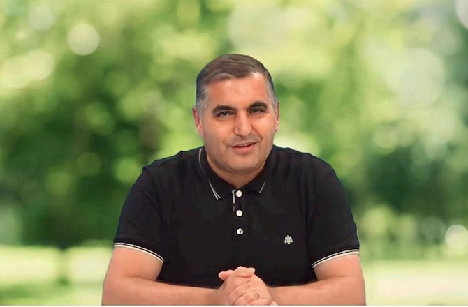 “Camaat zəhmətinin çörəyini yeyir, o isə başsağlıqlarından gələn pulları…