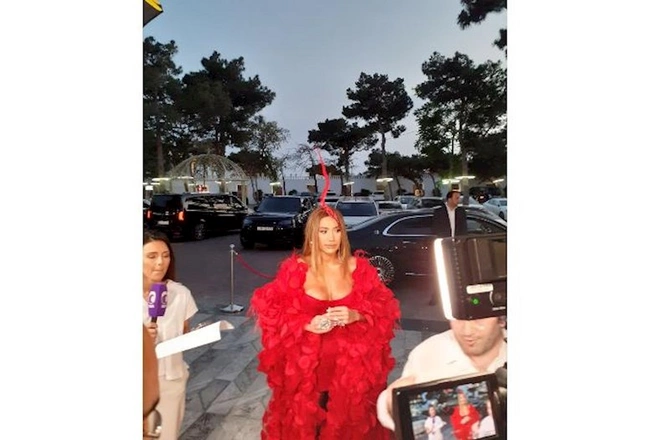 Röya Ayxan Mayamidən ev aldı — FOTOLAR
