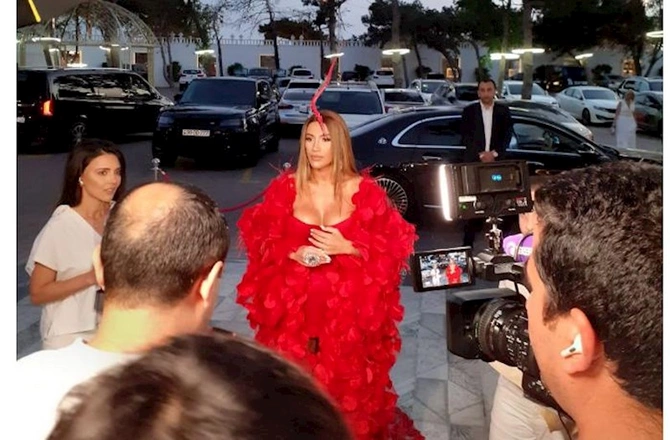 Röya Ayxan Mayamidən ev aldı — FOTOLAR